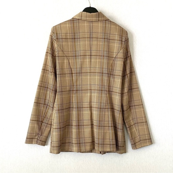 Majorelle Revolve Rhea Blazer in Tan Plaid - Picture 5 of 13